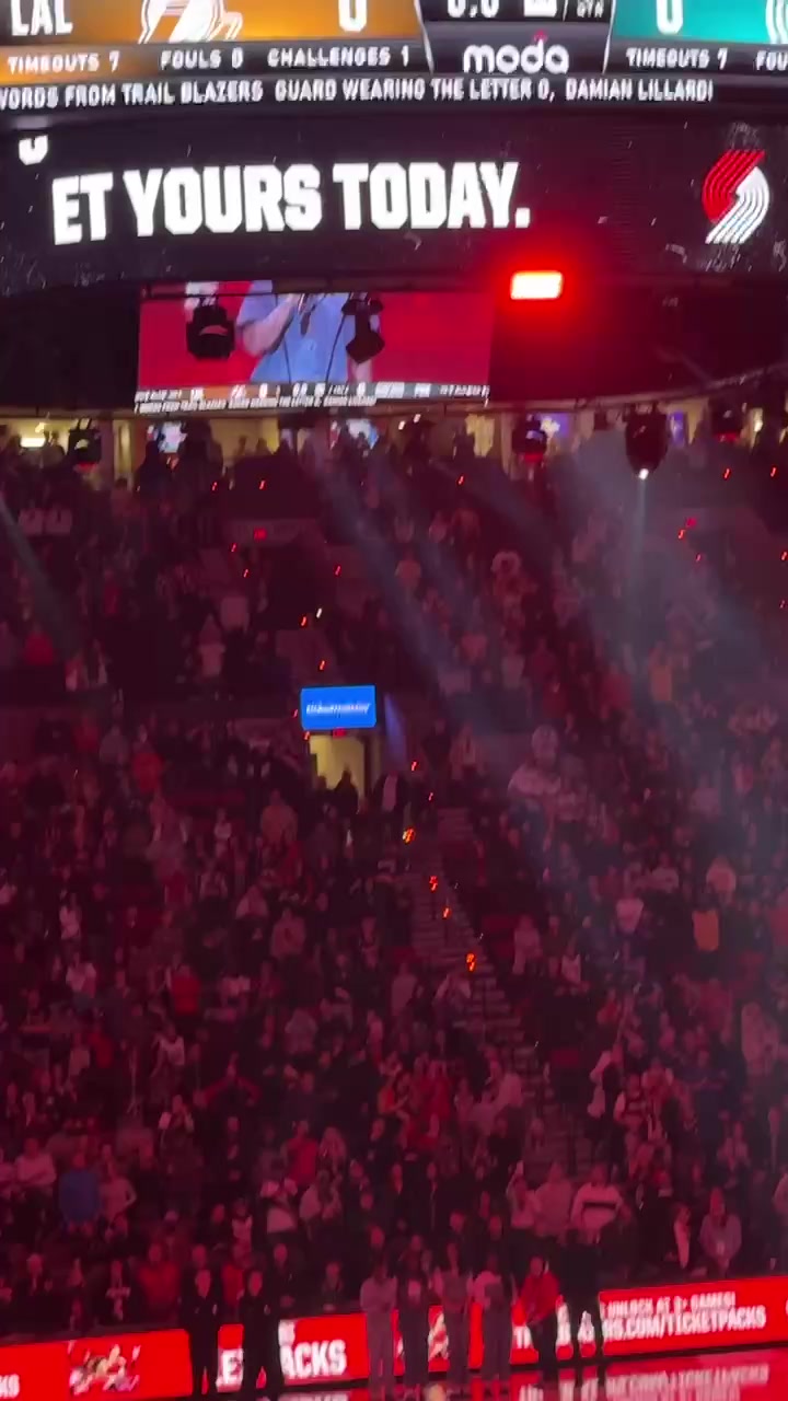 开云移动-小吧现场直击>利拉德今天开场前为纪念马丁·路德·金致辞